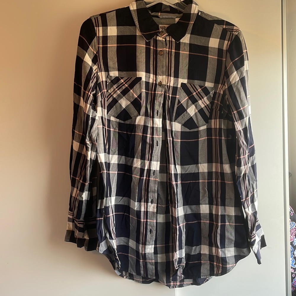 Lightweight button down top